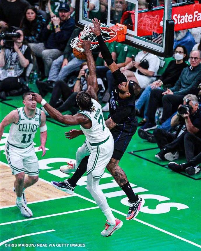 独行侠横扫爵士，哈里斯高光表现的简单介绍