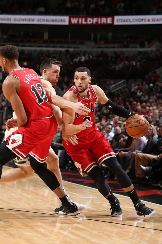 国王轻取雄鹿，乔治制霸全场的简单介绍