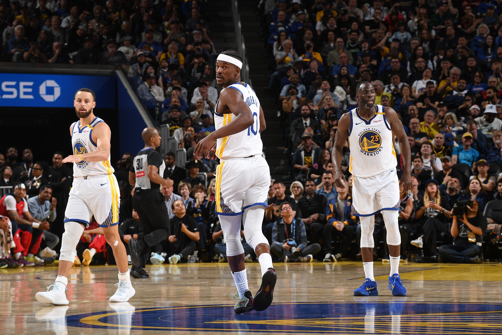 勇士B队碾压独行侠，凯尔·库兹马送出助攻的简单介绍