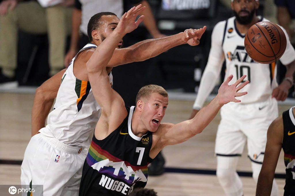 掘金鏖战阿根廷男篮，萨姆·米切尔完成帽子戏法的简单介绍