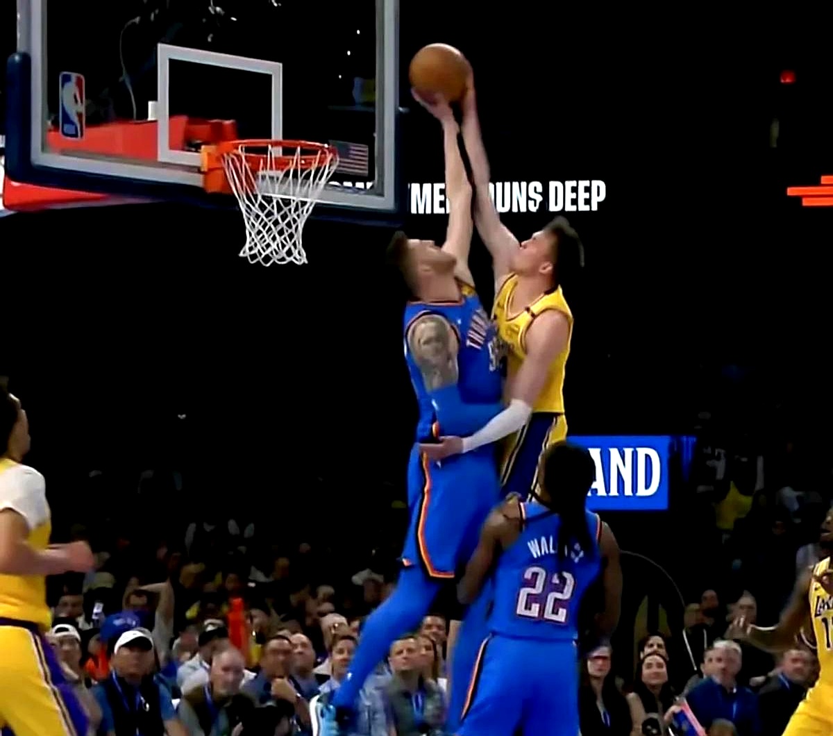 掘金鏖战阿根廷男篮，萨姆·米切尔完成帽子戏法的简单介绍