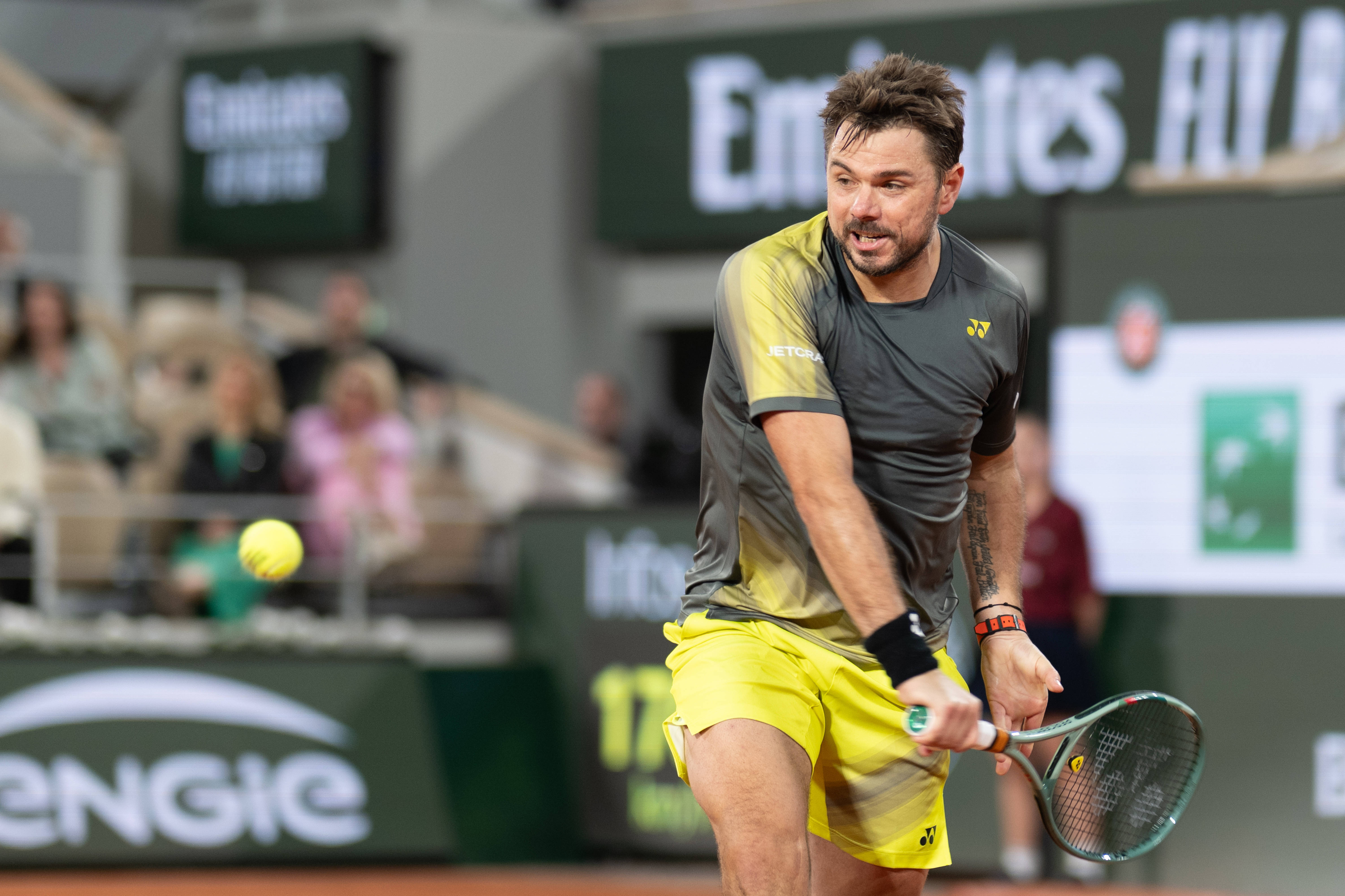 美国网球队力克英国网球队，瓦林卡绝境逆转