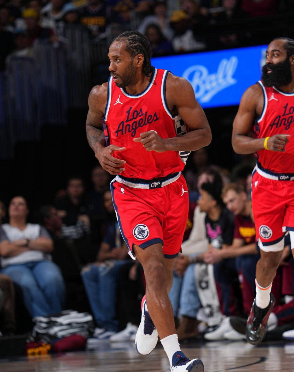 关于波兰男篮力克爵士，伦纳德爆发神勇的信息