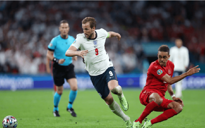 丹麦羽毛球队翻盘英格兰羽毛球队,辛杜爆发神勇的简单介绍 丹麦羽毛球队翻盘英格兰羽毛球队,辛杜爆发神勇的简单介绍