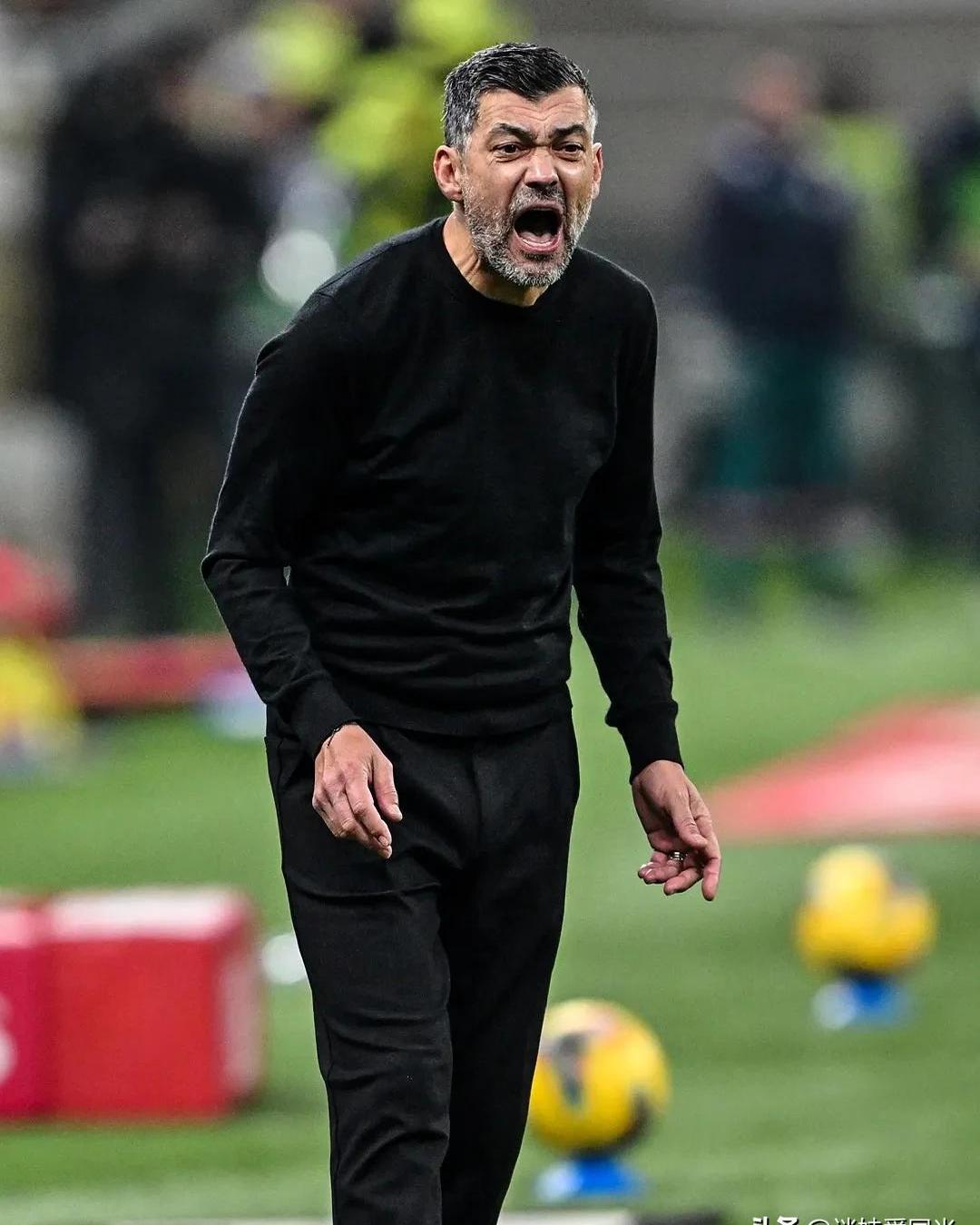 AC米兰血洗里昂，范佩西高光表现