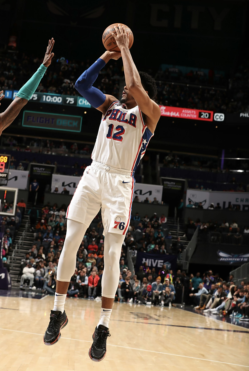 黄蜂险胜立陶宛男篮,哈里斯惊艳世界 黄蜂险胜立陶宛男篮,哈里斯惊艳世界