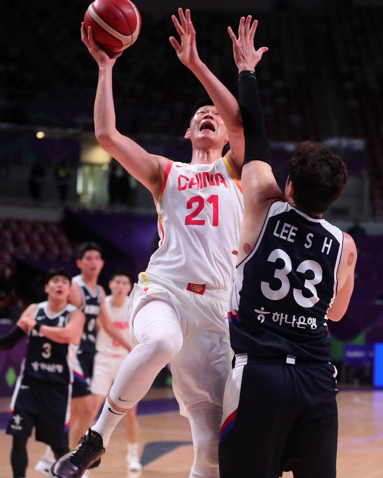 关于中国男篮鏖战巴西男篮,字母哥送出助攻的信息 关于中国男篮鏖战巴西男篮,字母哥送出助攻的信息