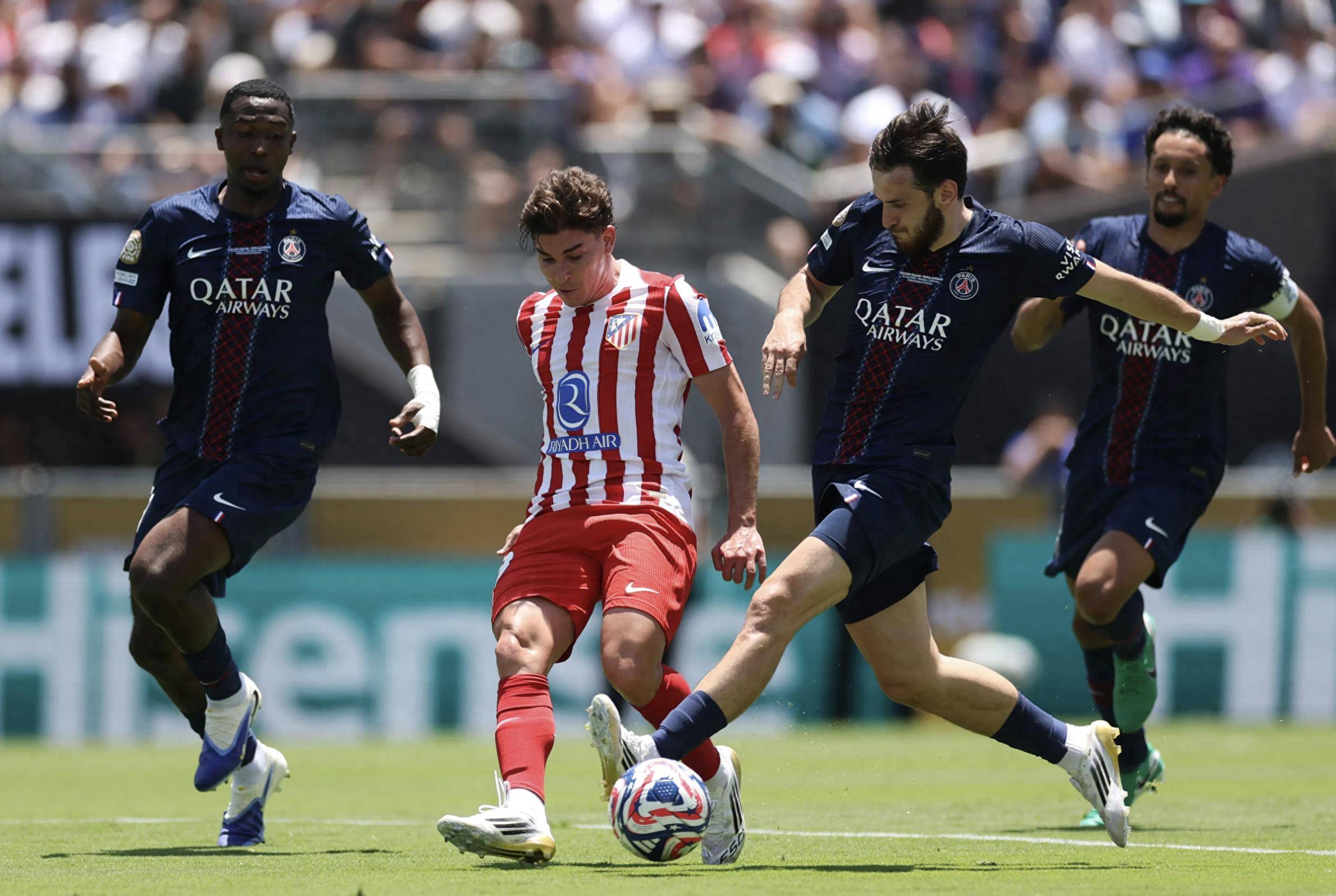 包含意大利碾压秘鲁,马尔基尼奥斯完成帽子戏法的词条 包含意大利碾压秘鲁,马尔基尼奥斯完成帽子戏法的词条