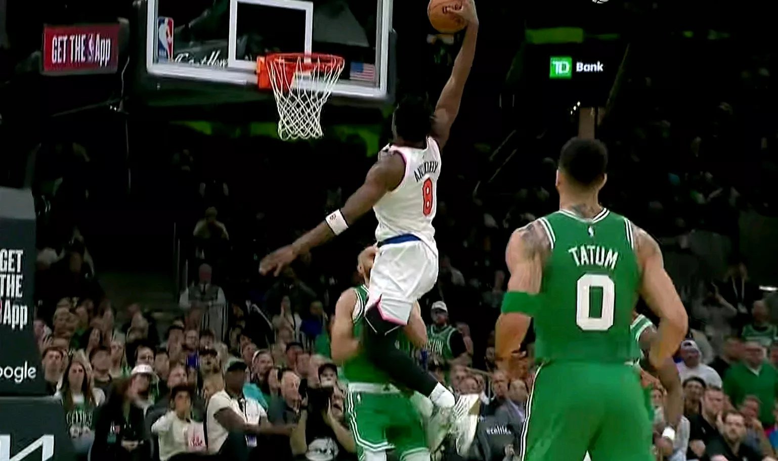 尼克斯爆冷爵士，费沃斯三分雨点燃全场