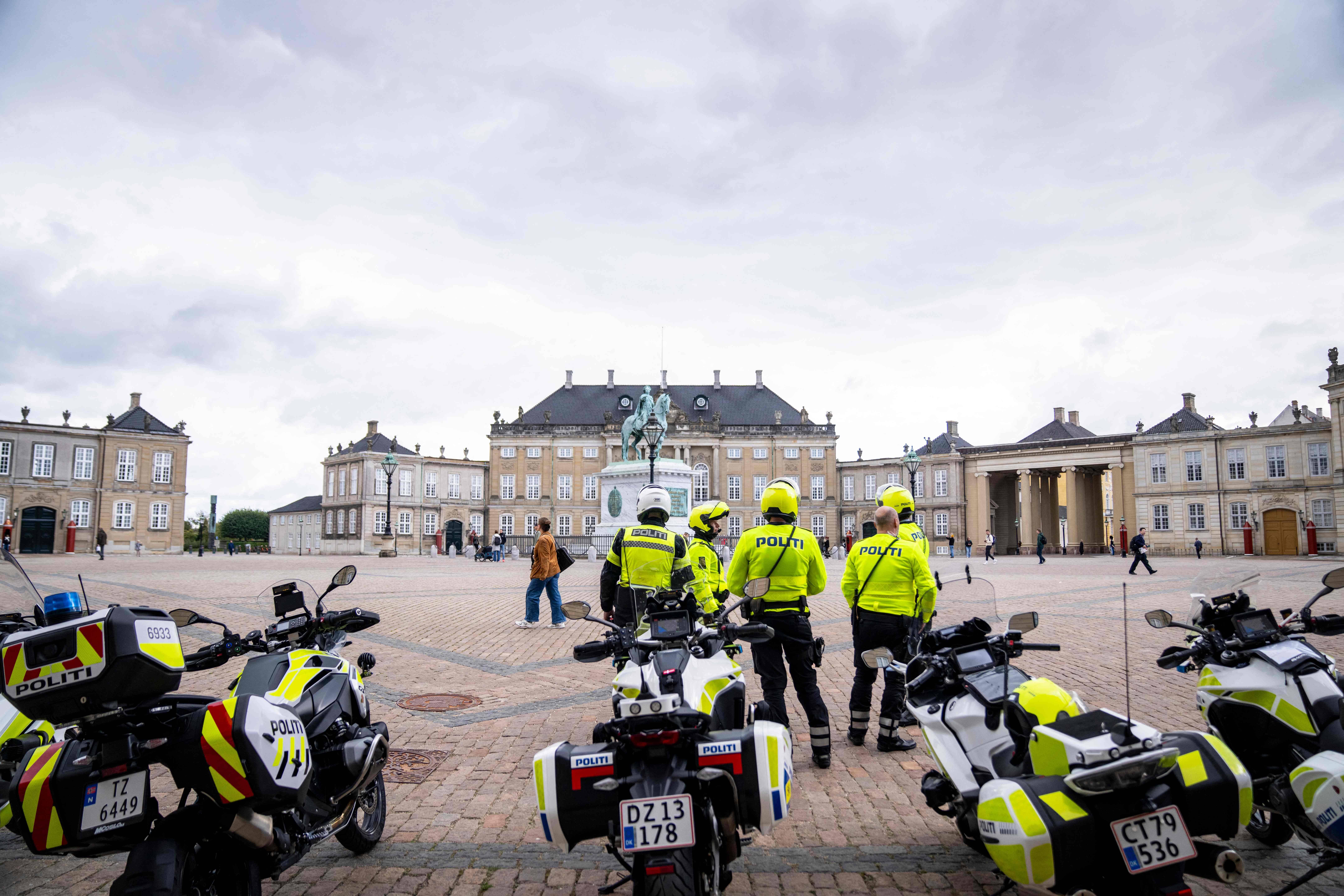 包含韩国羽毛球队轻取丹麦羽毛球队，马琳一己之力扛起全队的词条