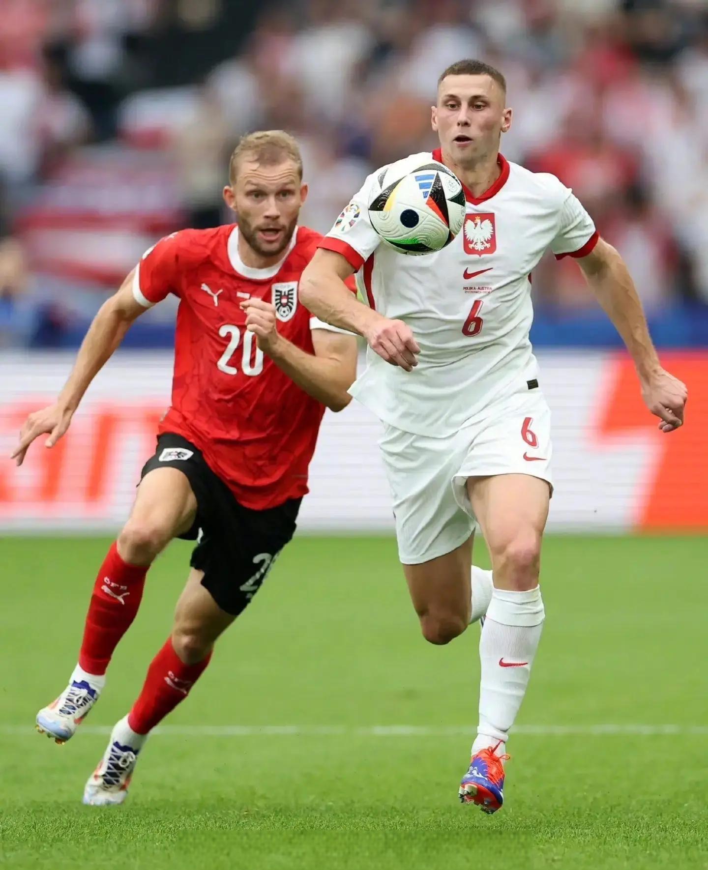 包含波兰队庆祝晋级,备战欧洲杯决赛的词条 包含波兰队庆祝晋级,备战欧洲杯决赛的词条