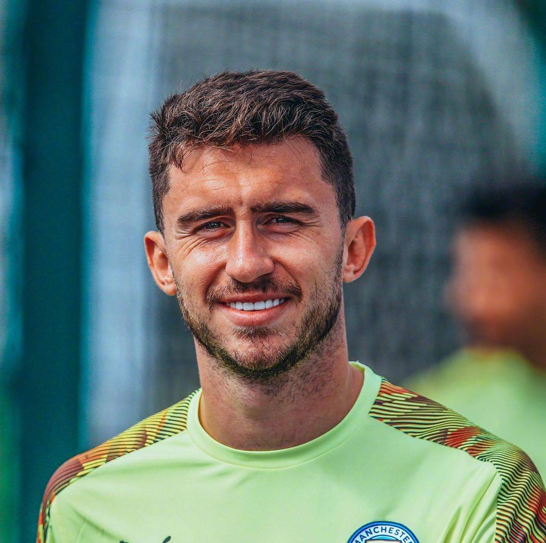 关于里昂铁血拼搏，决战欧冠决赛的信息