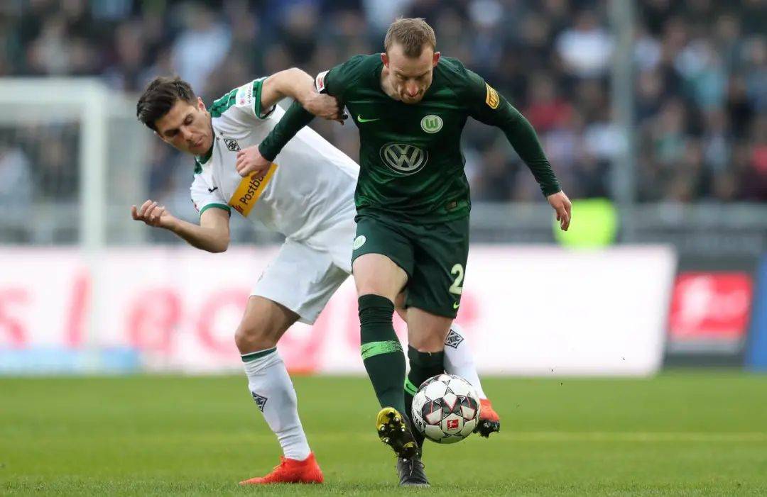 汉堡主场大胜,赢得球迷喝彩的简单介绍 汉堡主场大胜,赢得球迷喝彩的简单介绍