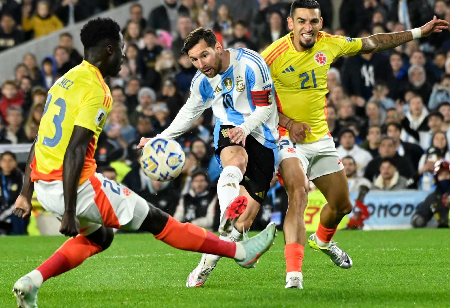 包含瓦伦西亚遗憾输球，止步下一轮的词条