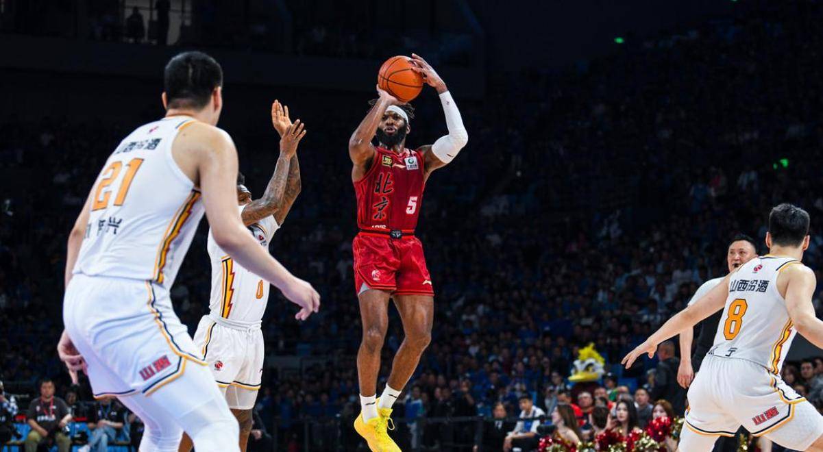 关于外援关键时刻挺身而出,助球队夺冠的信息 关于外援关键时刻挺身而出,助球队夺冠的信息