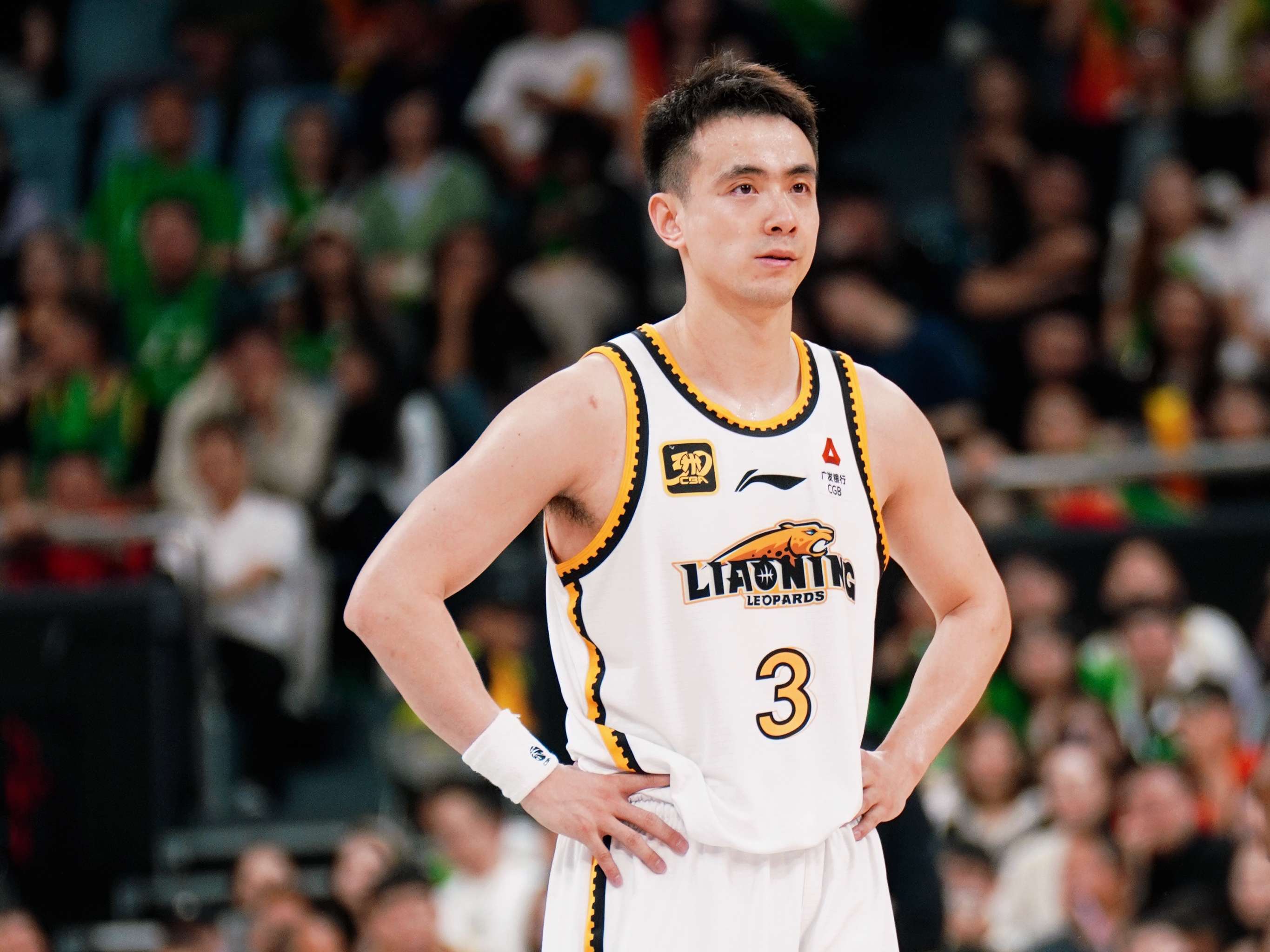 辽宁男篮大比分胜出，稳坐榜首的简单介绍