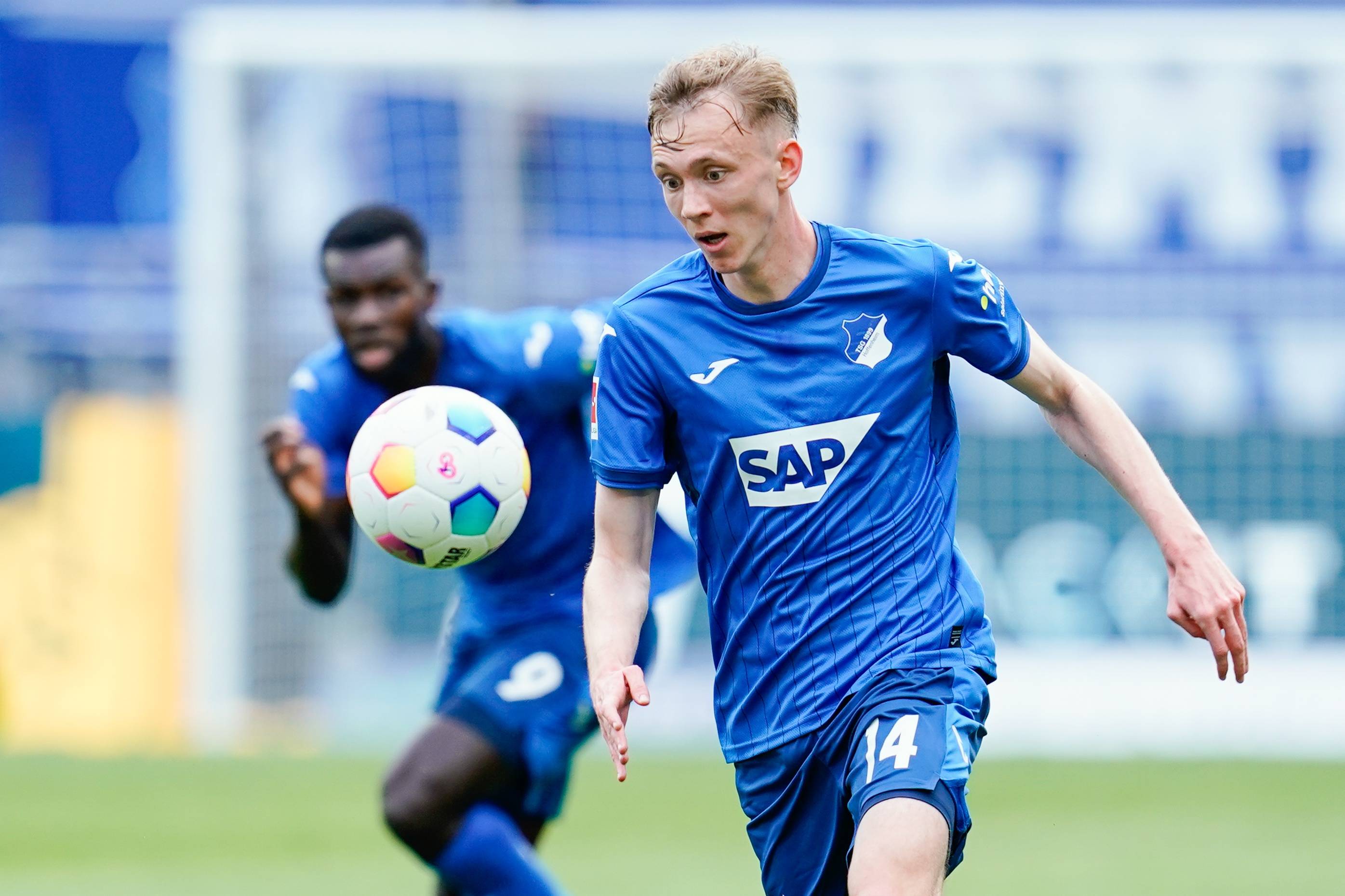 包含沃尔夫斯堡实现惊胜,成功逆转比分取胜的词条 包含沃尔夫斯堡实现惊胜,成功逆转比分取胜的词条