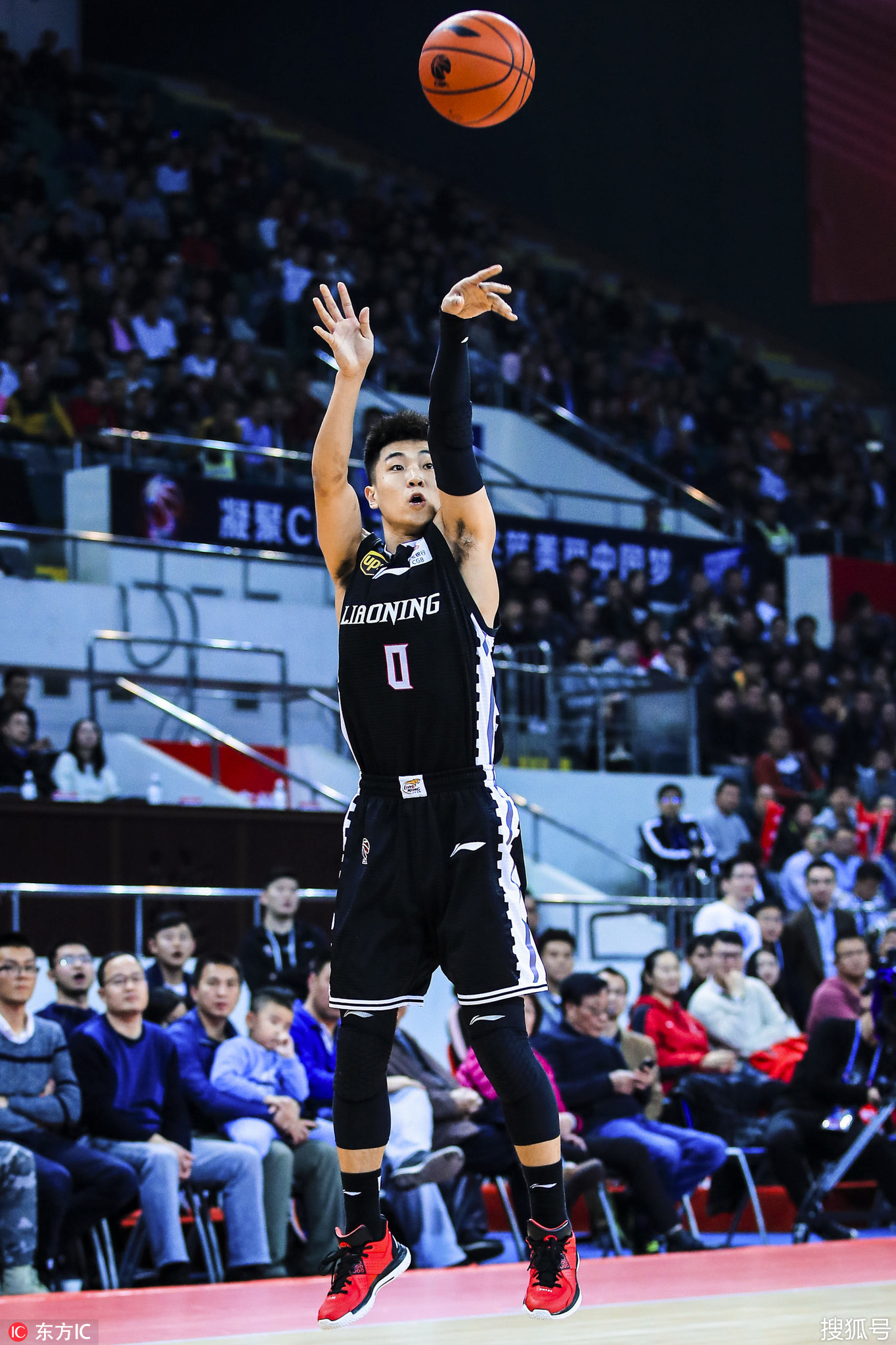 包含美因茨客场逆转胜，喜迎主场连胜的词条