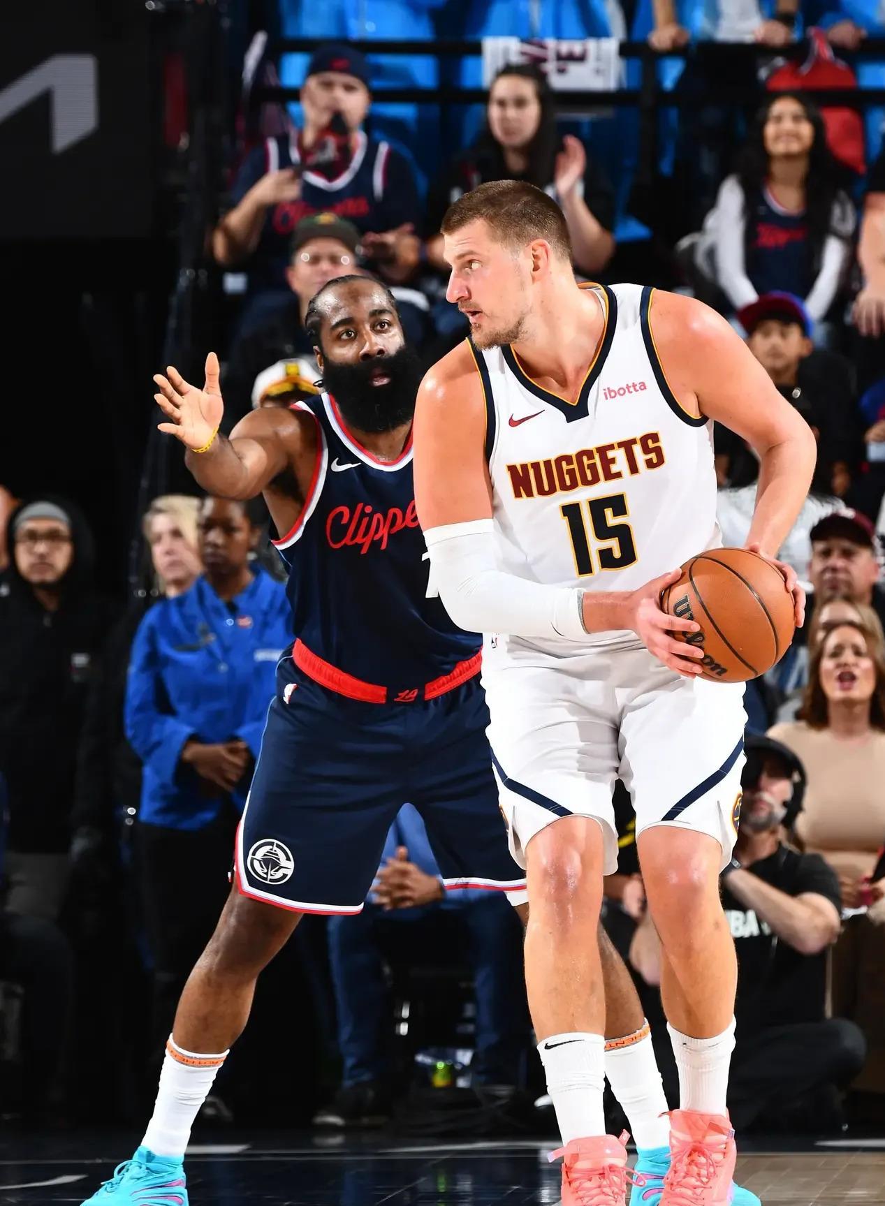 关于四川队横扫76人,约基奇状态火热的信息 关于四川队横扫76人,约基奇状态火热的信息