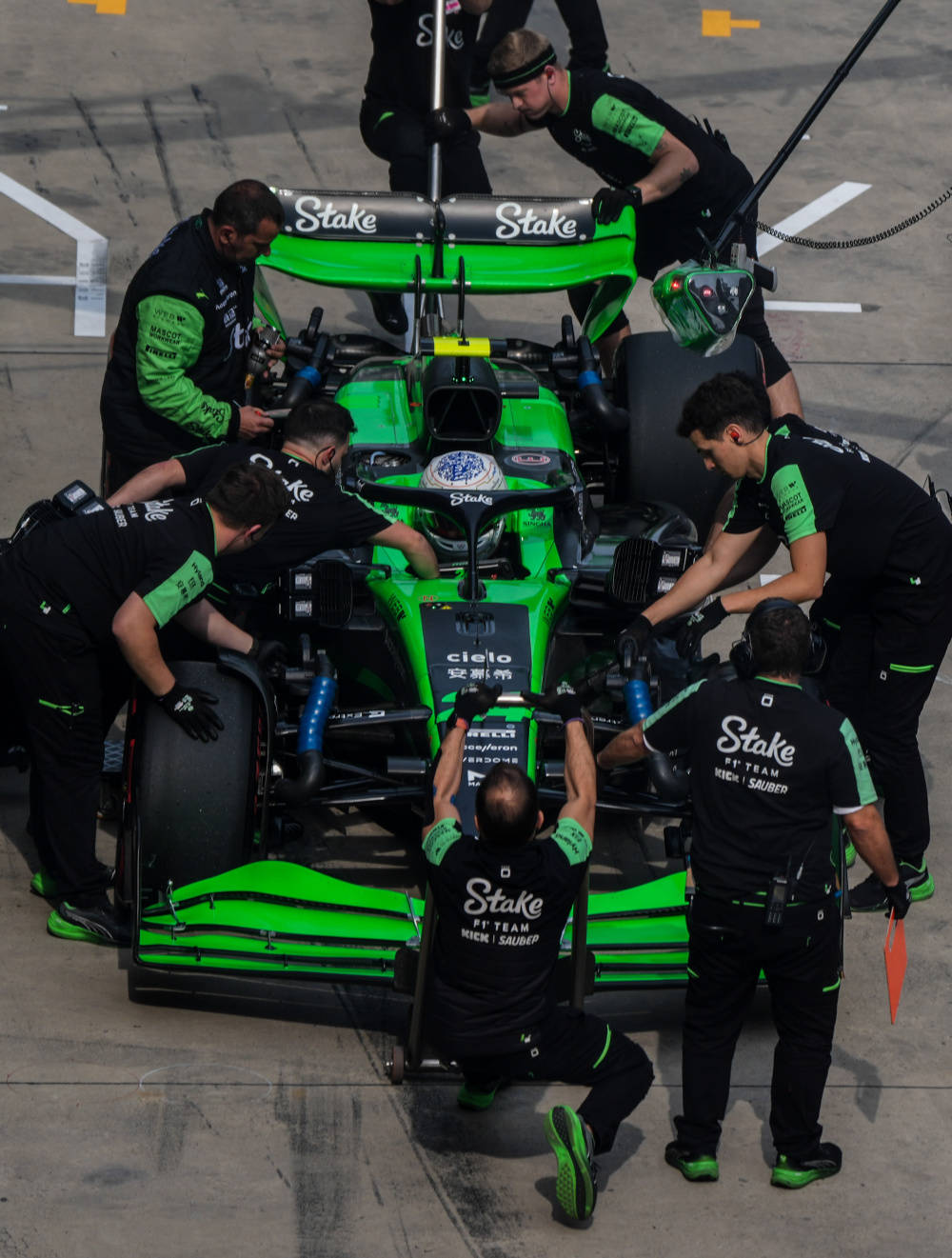 索伯车队翻盘红牛车队,诺里斯状态火热的简单介绍 索伯车队翻盘红牛车队,诺里斯状态火热的简单介绍