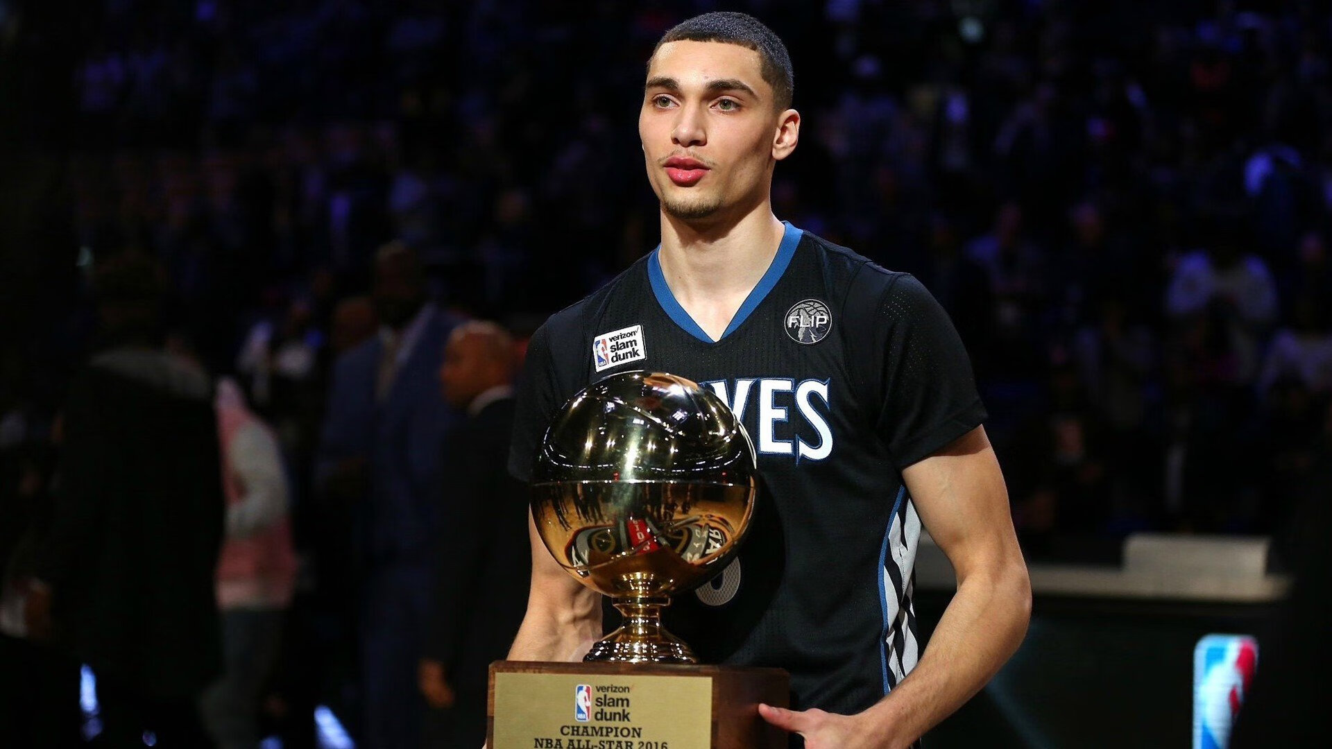 许昕独扛大旗，法国队惊险逆转波兰—团队精神的绝地反击